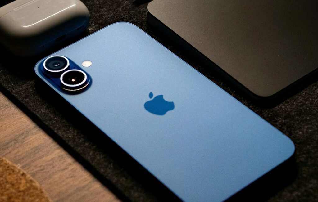 iPhone 16e-brukere møter allerede problemer: Apple holder seg stille
