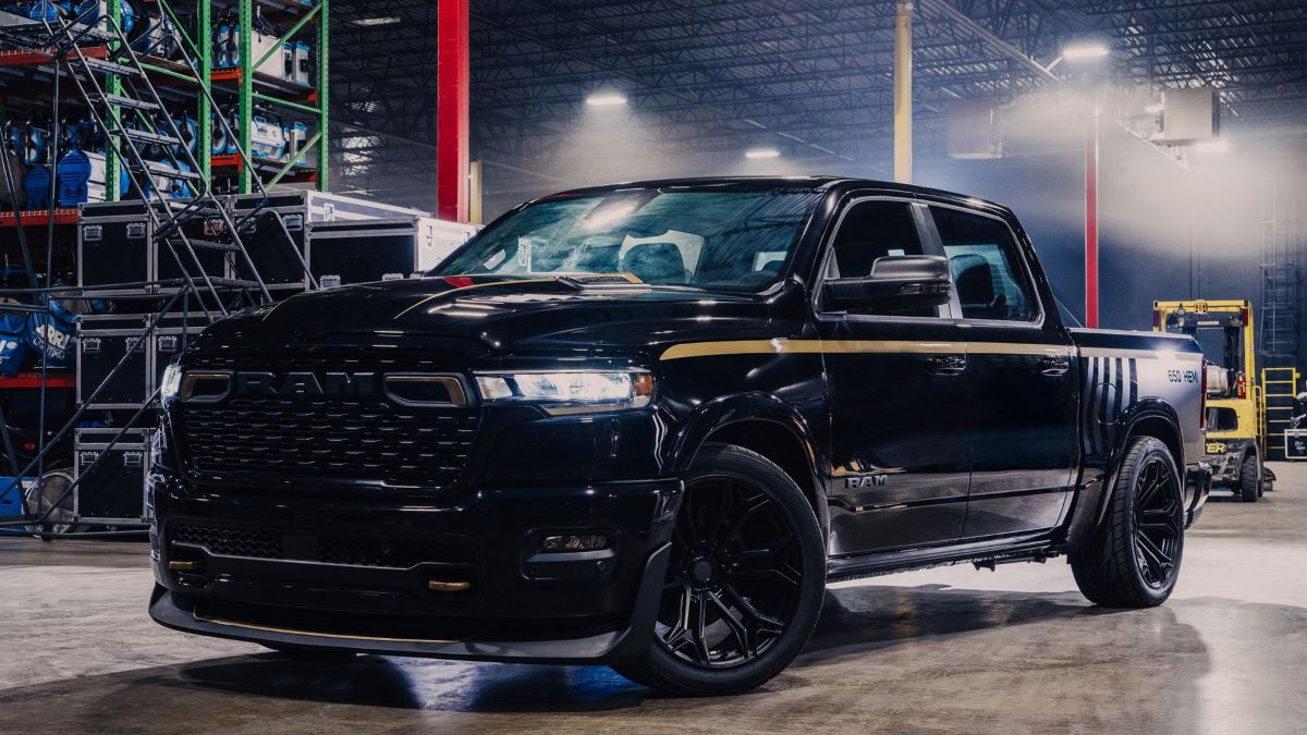 Ram 1500 Lowered: Mopars 659 hk Gatebil-Pickup Med Kompressor og Lav Fjæring 12 FLspHMuBiE