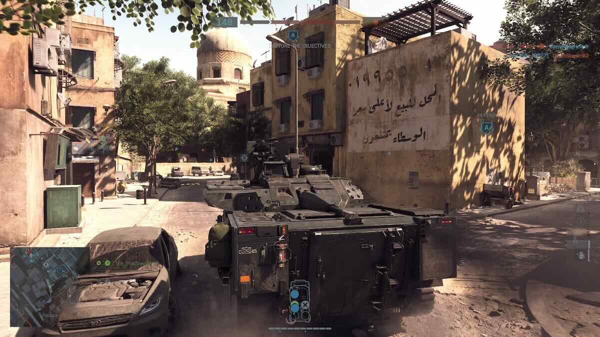 Denne skjulte Battlefield 6-settingen gjør spillet mye mer realistisk 2 Skytespillet har en oppslukende stemmechat. Denne funksjonen lar deg høre vennene dine som om de var rett ved siden av deg. Lyden er retningsbestemt og posisjonsbestemt når figurene dine er i nærheten. Den reflekteres til og med fra omgivelsene rundt.
