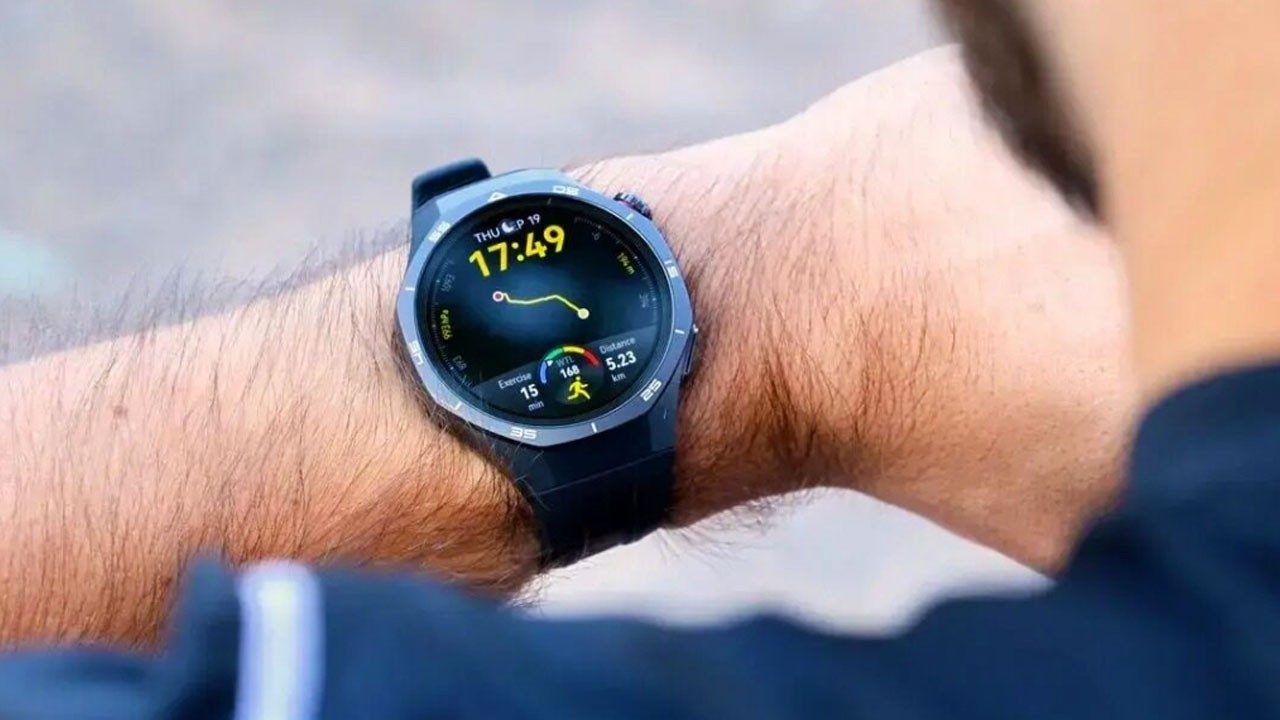 HUAWEI Watch GT 6 test: Smartklokken som endelig varer lenge nok 5 HUAWEI Watch GT 6 (2025) imponerer med fantastisk skjerm, presise sensorer og batteritid på opptil 21 dager. En elegant og robust smartklokke til under 5000 kroner – kanskje årets beste kjøp.