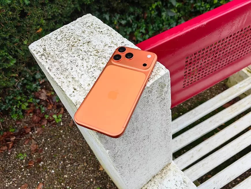 iPhone 17 Pro Max Test: Apple sitt nye monster er her – og det leverer på alle fronter 10 Med tanke på at Apple iPhone 17 Pro Max 256 GB ikke koster mye mer enn, eller til og med mindre enn, noen toppmoderne Android- smarttelefoner , bør den ikke betraktes som et statussymbol, men rett og slett den beste smarttelefonen i Apple- økosystemet i dag.