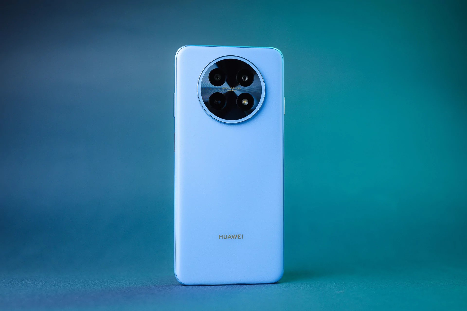 HUAWEI nova 14i test: Gigantbatteri, smart design og overraskende gode kameraer 7 HUAWEI nova 14i imponerer med et enormt 7000 mAh batteri, stor 6,95" skjerm, godt kamera og praktisk X-knapp.