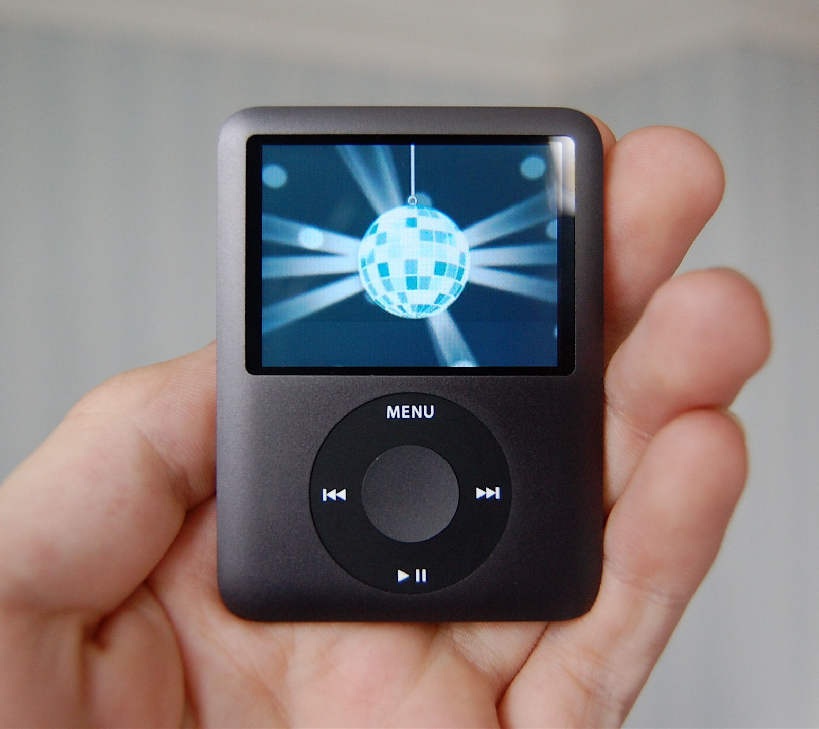 iPod gjør comeback – derfor velger flere bort smarttelefonen for musikk 3 Interessen for den originale iPod og iPod Nano har økt kraftig i det siste, melder Axios, med henvisning til data fra Google Trends.