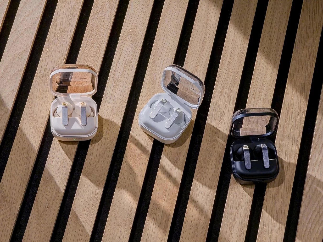 Samsung Galaxy Buds4 og Buds4 Pro: Bedre lyd, smartere ANC og AI i øret 2 Samsung fokuserer på design, komfortabel passform og dyp integrering i Galaxy-økosystemet. Dette vil appellere til mange brukere, men ikke alle.